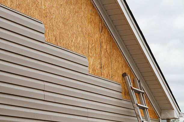 Professional Siding Inspection technician working in New Oxford, PA